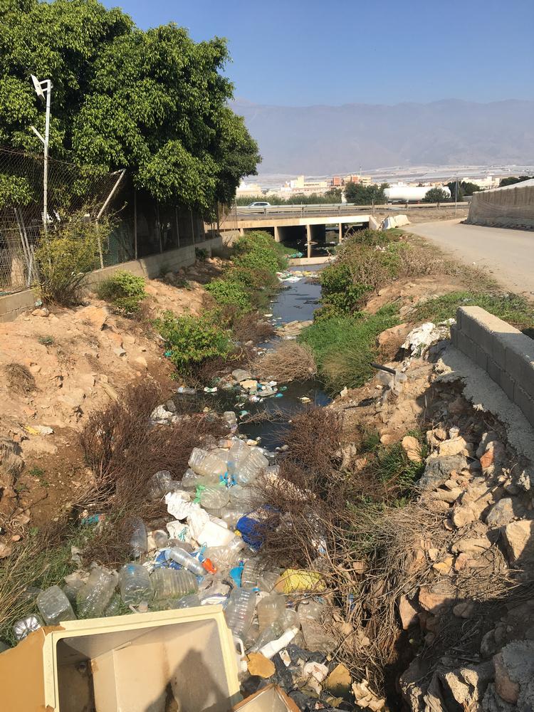 Ciudadanos El Ejido denuncia el vertido de aguas residuales en el Paraje Castañeda