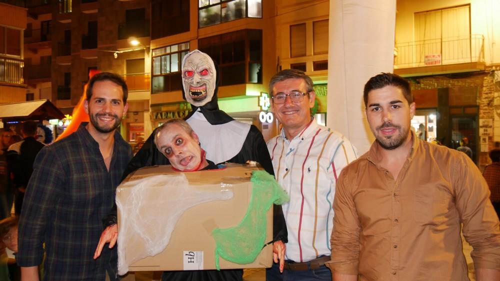 Los más pequeños disfrutan de un terrorífico Halloween en las calles de Adra con actividades y sorpresas