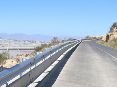 El Camino del Camping de Almerimar ya cuenta con biondas y el hormigonado del arcén