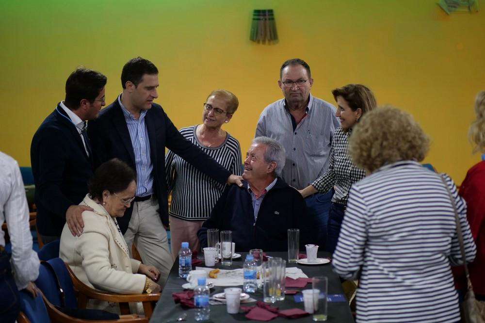 Miguel Ángel Castellón visita El Ejido y promete que el PP “revalorizará las pensiones para garantizar la capacidad adquisitiva de los jubilados”