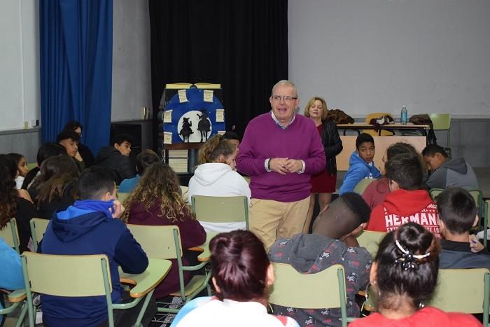 Antonio Bonilla inicia en el IES Puebla de Vícar sus encuentros con el alumnado de 2º ESO sobre la violencia contra la mujer