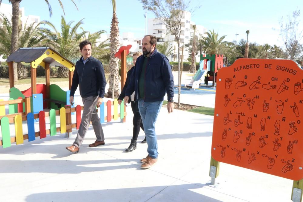 Lenguaje de signos y juegos inclusivos para el gran Parque de Levante de Almerimar