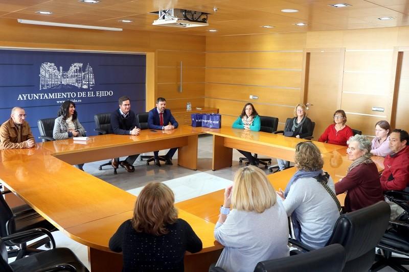 Alumnos de Normandía realizan prácticas en el Servicio Municipal de Ayuda a Domicilio de El Ejido