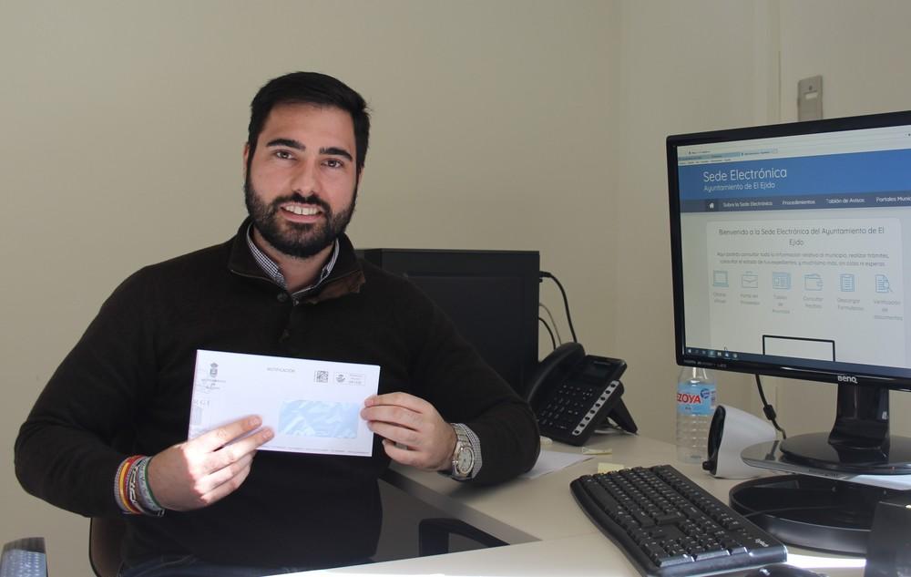 El Ayuntamiento de El Ejido sustituye el antiguo formato de sobre por uno más más moderno y que incluye código QR