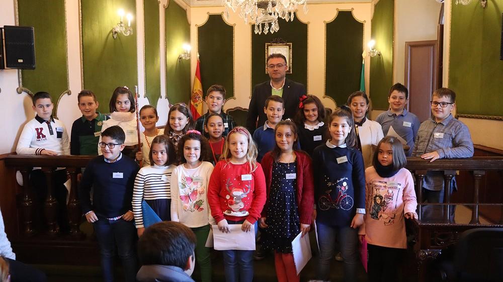 Alumnos del CEIP Celia Viñas protagonizan un pleno infantil en el Ayuntamiento de Berja