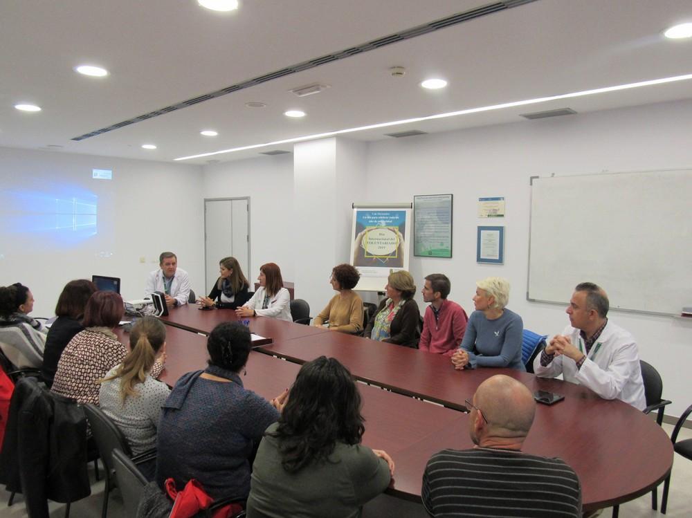 El Hospital de Poniente organiza una jornada de puertas abiertas en el Día Internacional de los Voluntarios