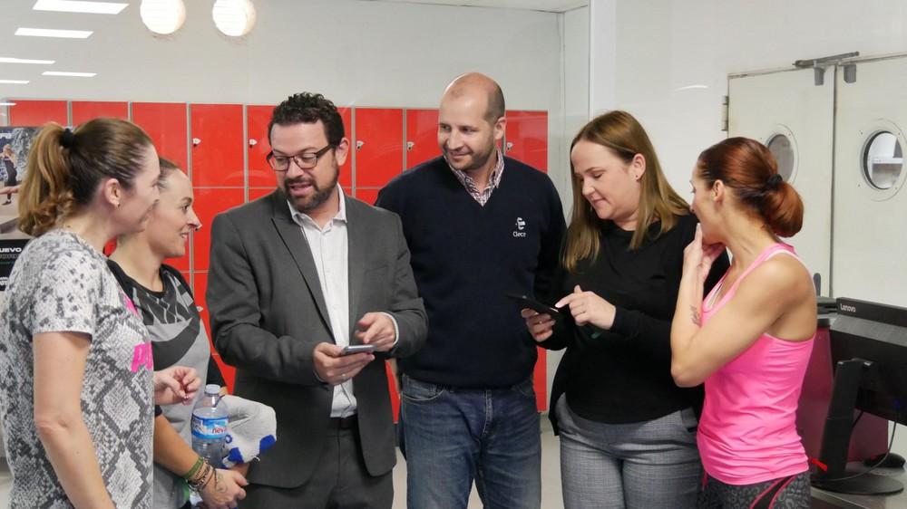 ‘Trainingym’ permite reservar las clases en la piscina municipal de Adra