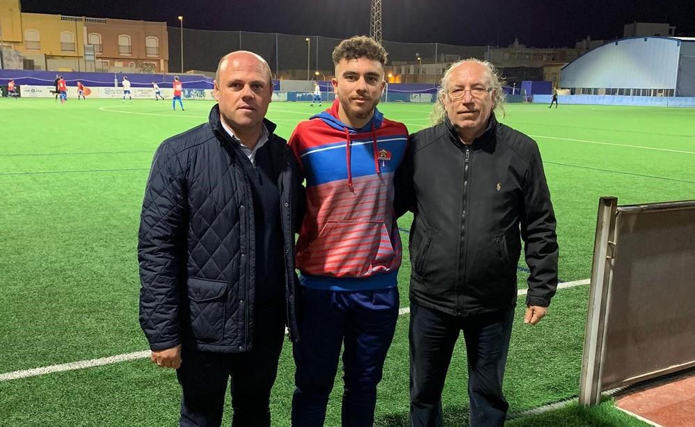 Un jugador del C.D. Adra Milenaria entrenará durante una semana con la plantilla del Getafe Club de Fútbol