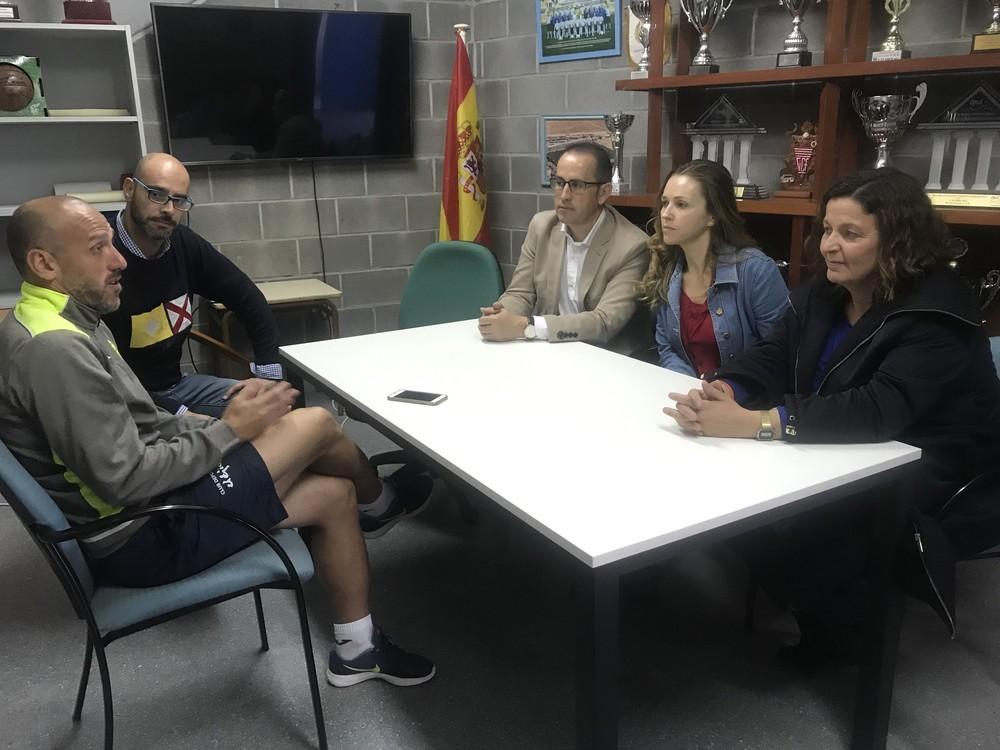 Vargas: “Desde Ciudadanos, urgimos un cambio de césped en el Estadio de Santo Domingo y un mantenimiento continuo”