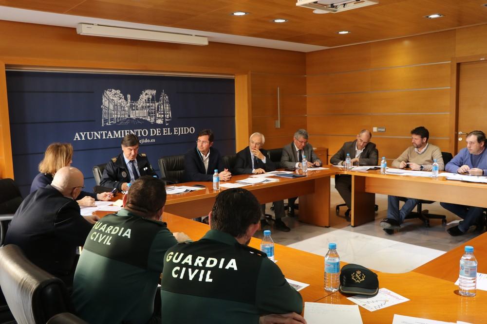 La Junta Local de Seguridad fija un dispositivo especial de vigilancia para garantizar el buen desarrollo de las actividades navideñas