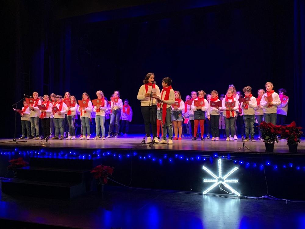 El XXV Certamen Escolar de Villancicos reúne a casi 300 menores de los CEIP Abdera y San Fernando