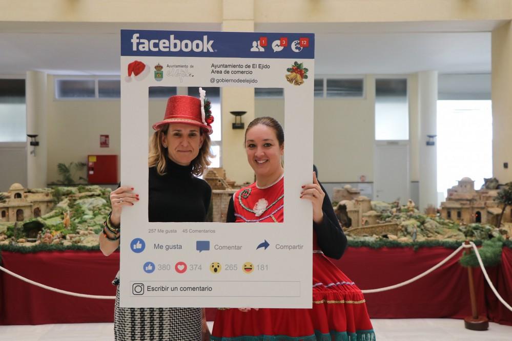  La campaña 'El Mejor Selfie de la Navidad' continúa recorriendo los comercios de El Ejido con el fin de incentivar las compras en el municipio