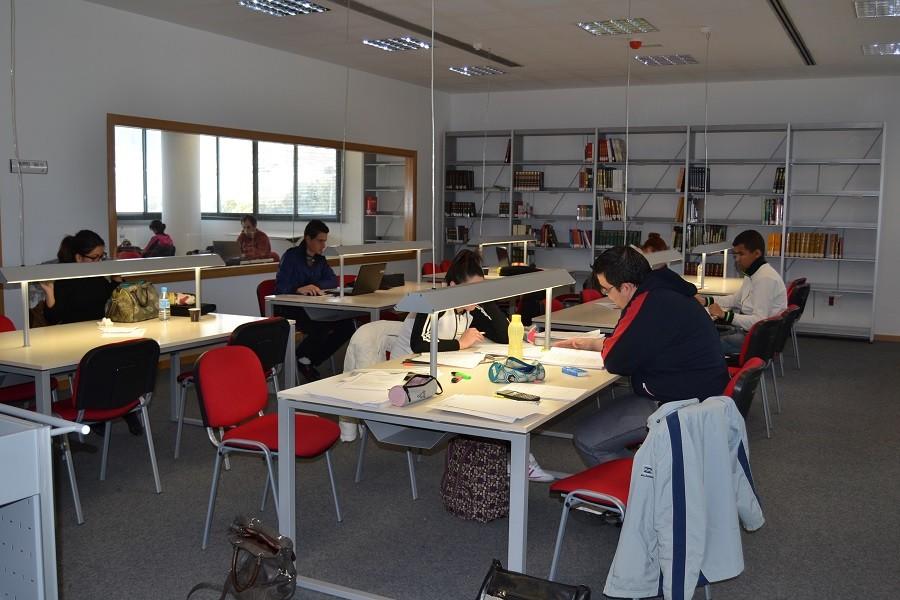 La Biblioteca Joven de Vícar verá reforzado su horario durante unas semanas de cara a la preparación de los exámenes universitarios de febrero