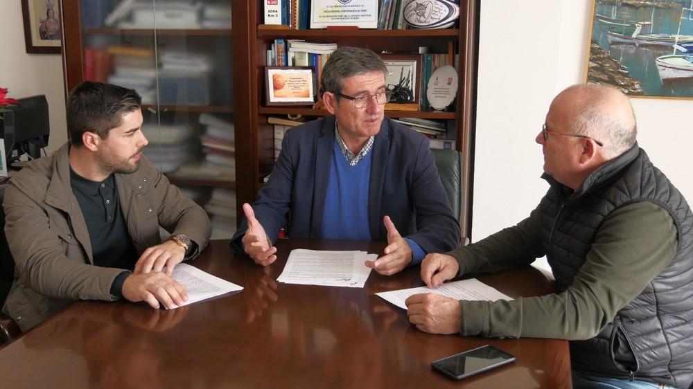 Más de 750 puntos de luz del municipio de Adra cambian a tecnología LED durante el último año