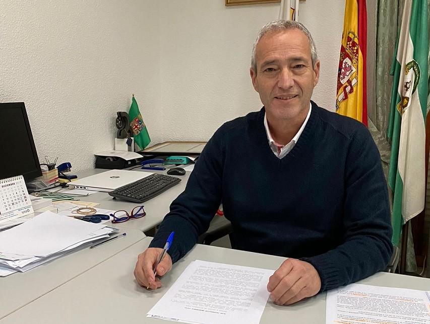 El Ayuntamiento de Dalías comienza con la eliminación de barreras con la construcción de un ascensor en la casa consistorial