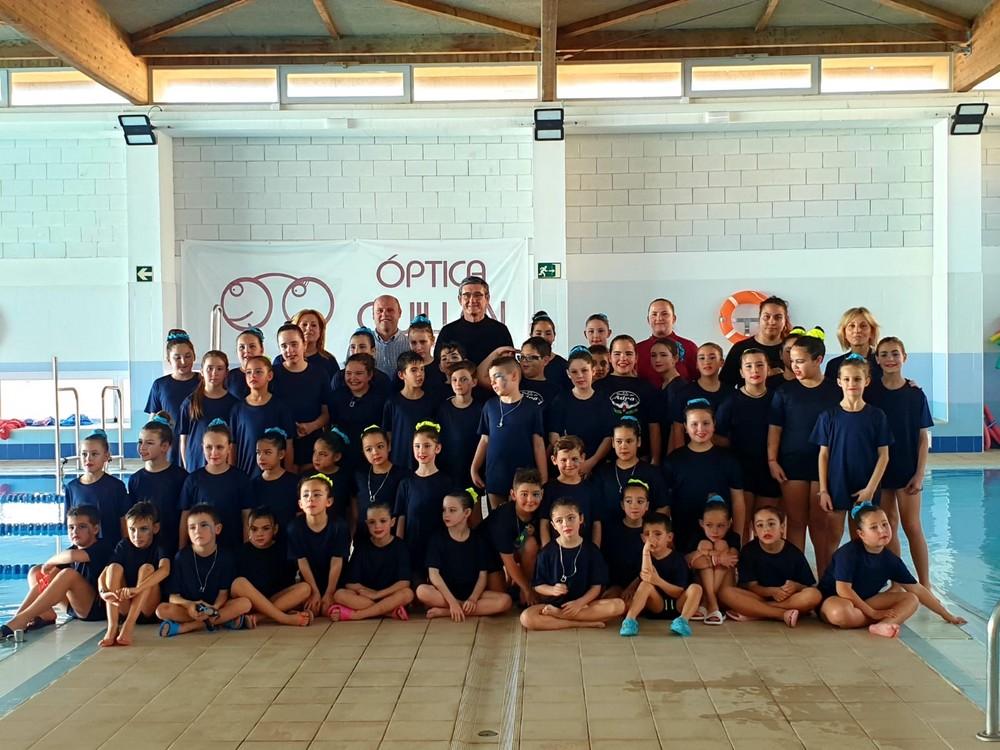 La Piscina Municipal Cubierta de Adra acogió una exhibición de natación artística