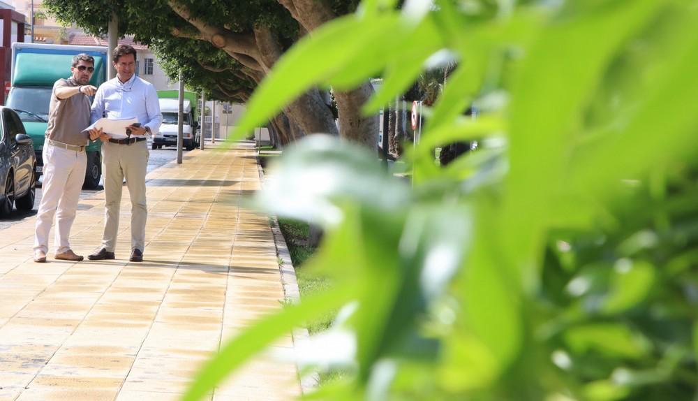 El Ejido llena sus parques y zonas verdes con más de 5.300 plantas procedentes del Plan SAVIA de Diputación