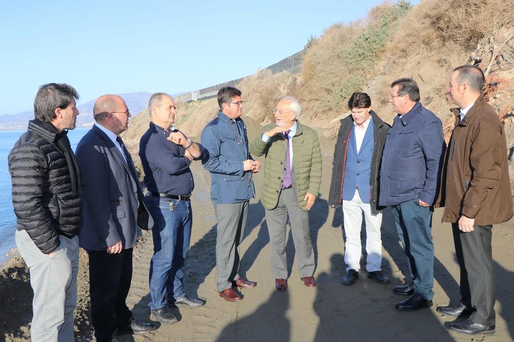El gobierno local traslada a Subdelegación del Gobierno y a Costas la urgente necesidad de dar una solución a los problemas de regresión que sufre la costa de Balerma y Guardias Viejas