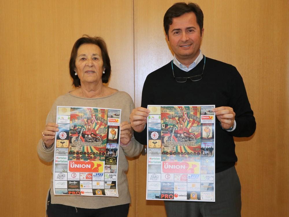 Góngora mantiene un encuentro con la presidenta de la AECC de El Ejido con motivo de la celebración de la concentración motera solidaria que se celebrará el próximo 26 de enero