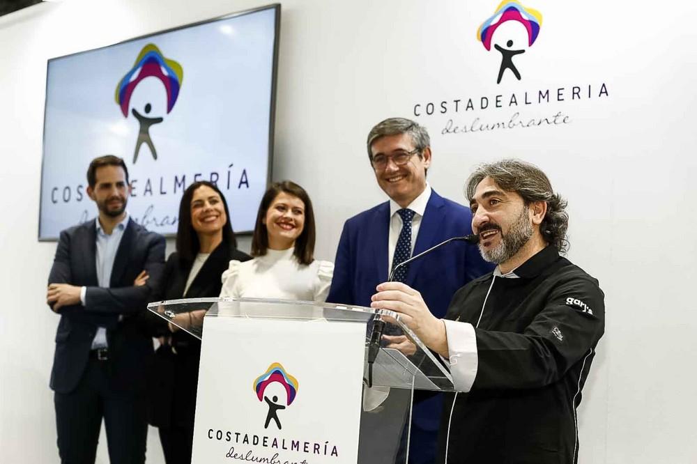 La ciudad de Adra despliega en la FITUR su gastronomía KMCERO