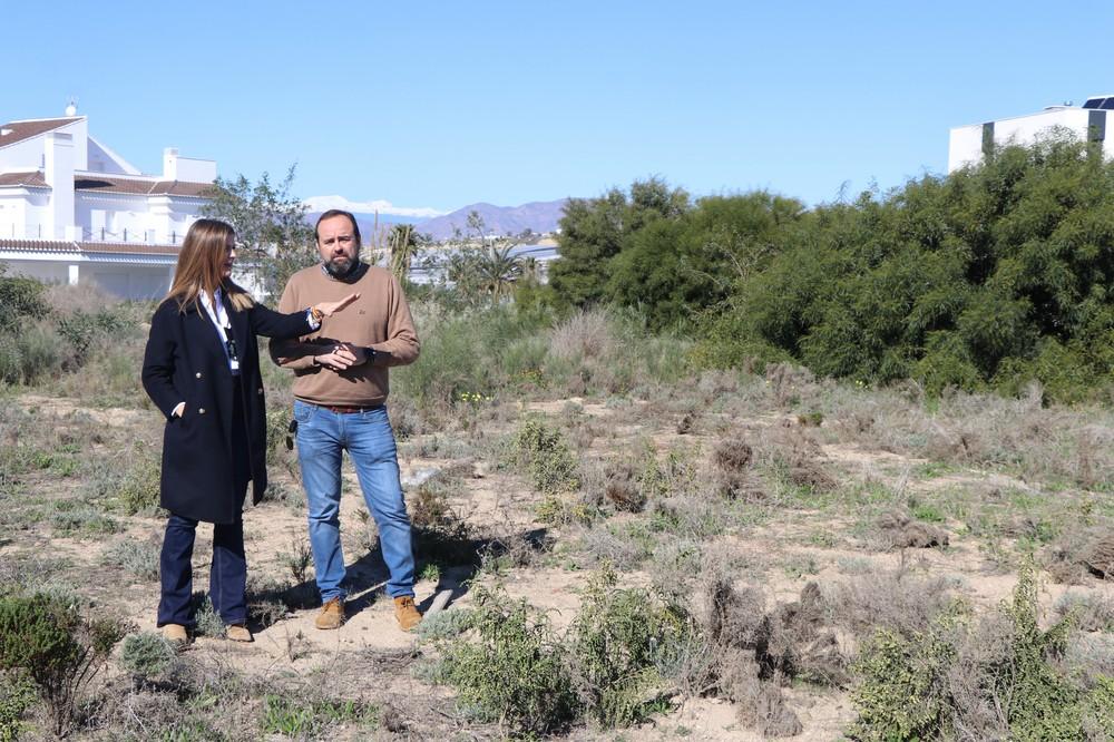 El Ayuntamiento recuerda a la Consejería que Almerimar necesita la construcción urgente de un nuevo colegio de Educación Infantil y Primaria y de un Instituto