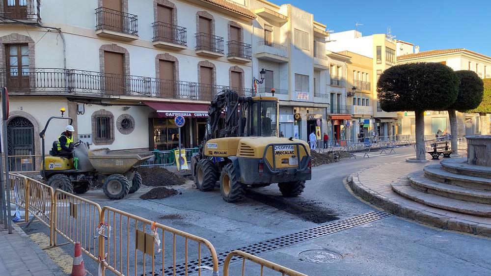 Las obras de la red de recogida de pluviales llegan a la Plaza de la Constitución