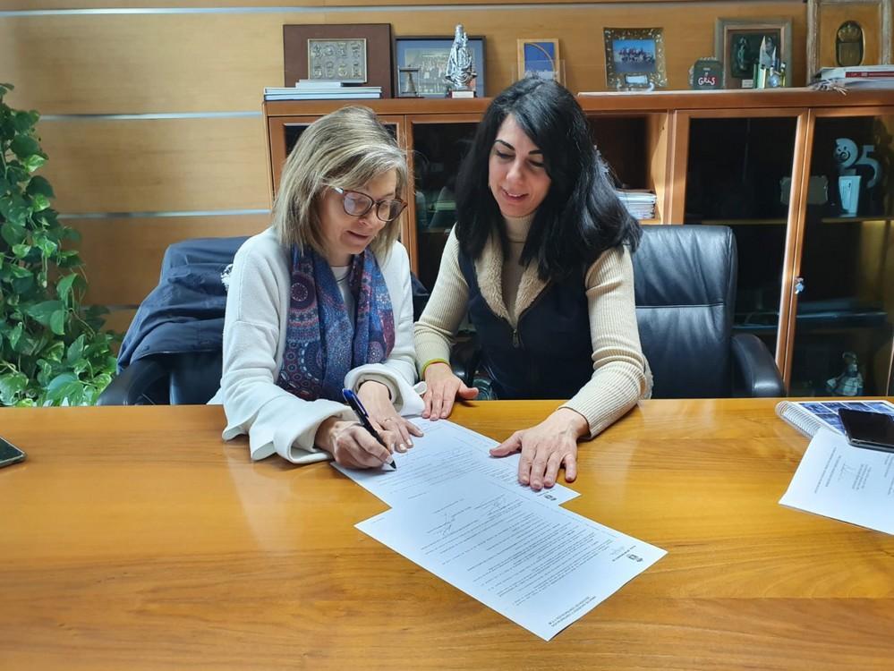 Ayuntamiento y ‘Activa Tu Ocio y Di Capacitados’ firman el convenio de colaboración para dar continuidad a los talleres y cursos en el Centro de Iniciativas Empresariales de El Ejido