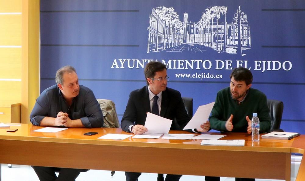 A buen ritmo las obras de mejora y ordenación de las calles Mira Maeso y Carrera San Isidro