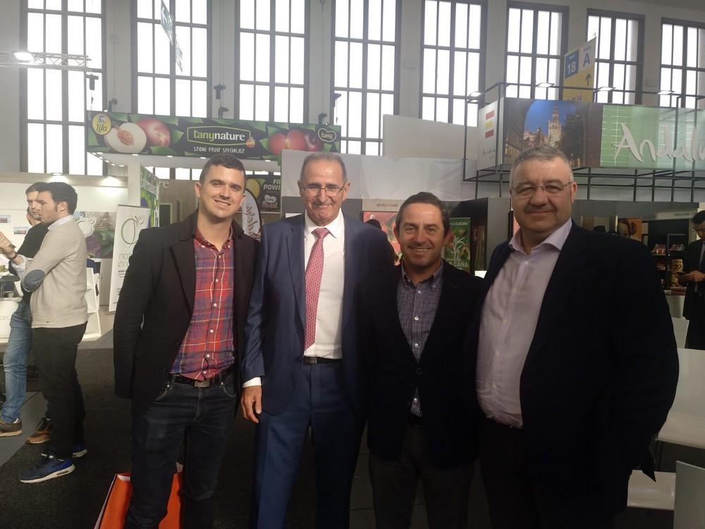 Presencia institucional de Vícar en Fruit Logistica como apoyo al principal motor de la economía local