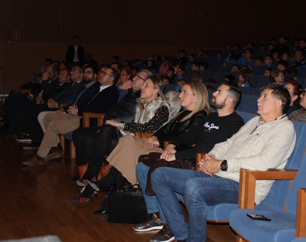 El Teatro Auditorio de El Ejido acoge la presentación del proyecto de Intervención Educativa del Club Deportivo El Ejido