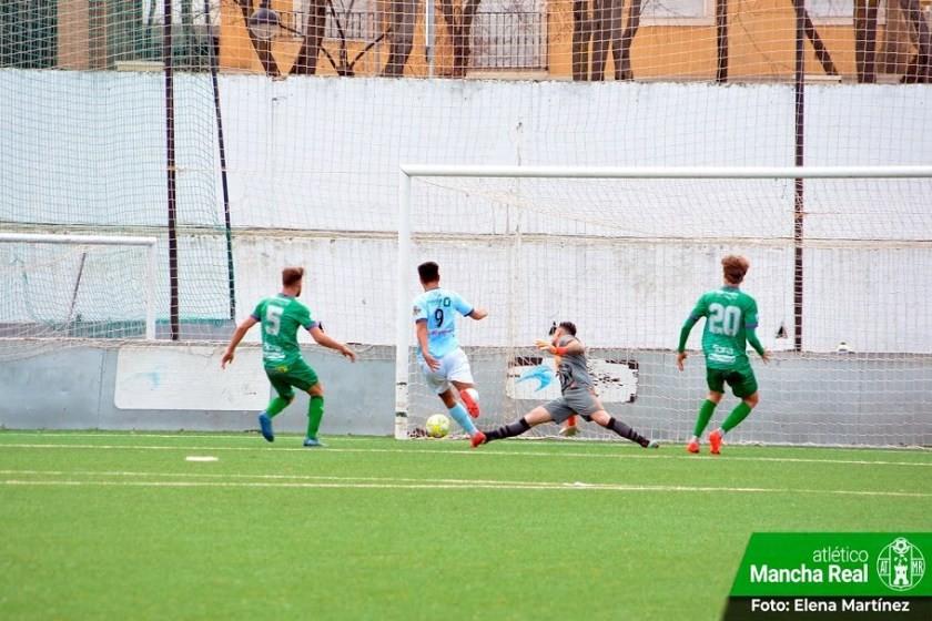 Segunda derrota consecutiva en Mancha Real de un CD El Ejido que resiste en el segundo puesto tras un penalti y una expulsión