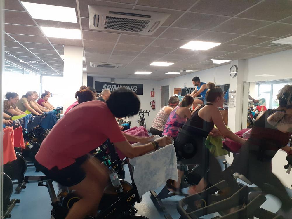 La Piscina Municipal Cubierta de Adra incluirá en su oferta deportiva ‘spinning virtual’