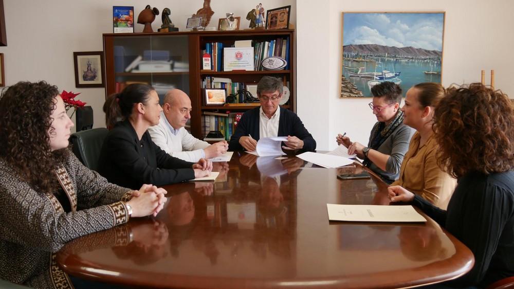 Adra impulsa planes para la cualificación del tejido asociativo y la mujer emprendedora