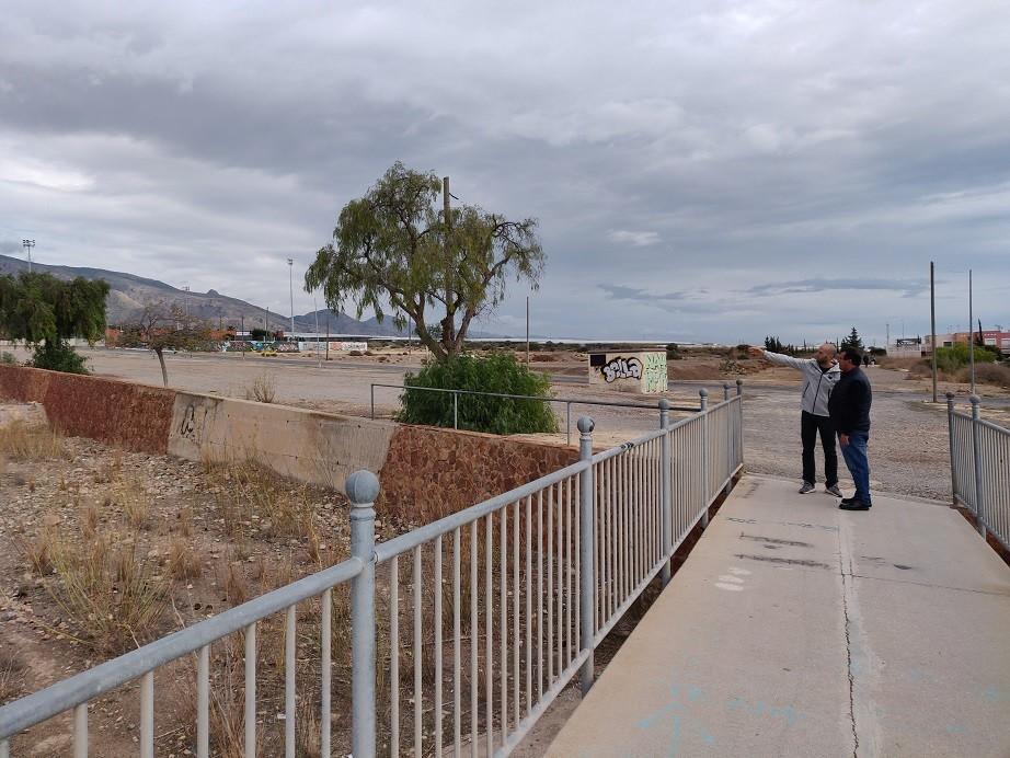 El Grupo Municipal Socialista en la Junta Local de Santa María del Águila registra una moción para dotar de iluminación provisional a la carretera que atraviesa el recinto ferial y el campo de fútbol