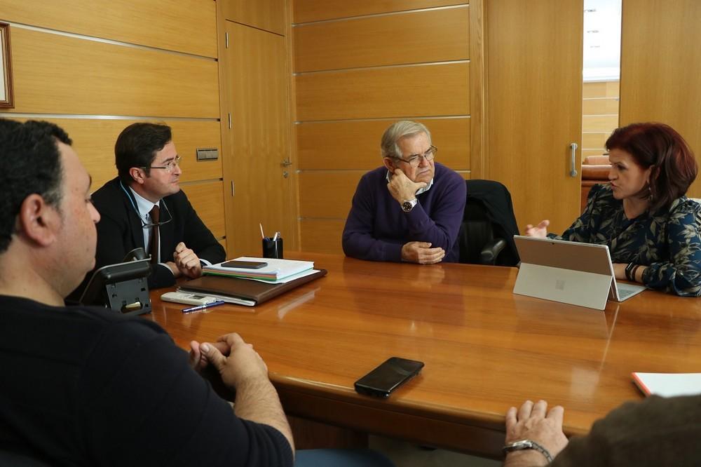 Ayuntamiento y Asaja analizan cuestiones prioritarias para el campo ejidense como la crisis de precios, la higiene rural, la sostenibilidad hídrica y el tratamiento de los restos vegetales