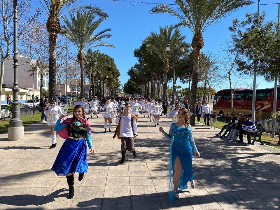 Vícar vibró con un Carnaval lleno de sorpresas y gran protagonismo vecinal