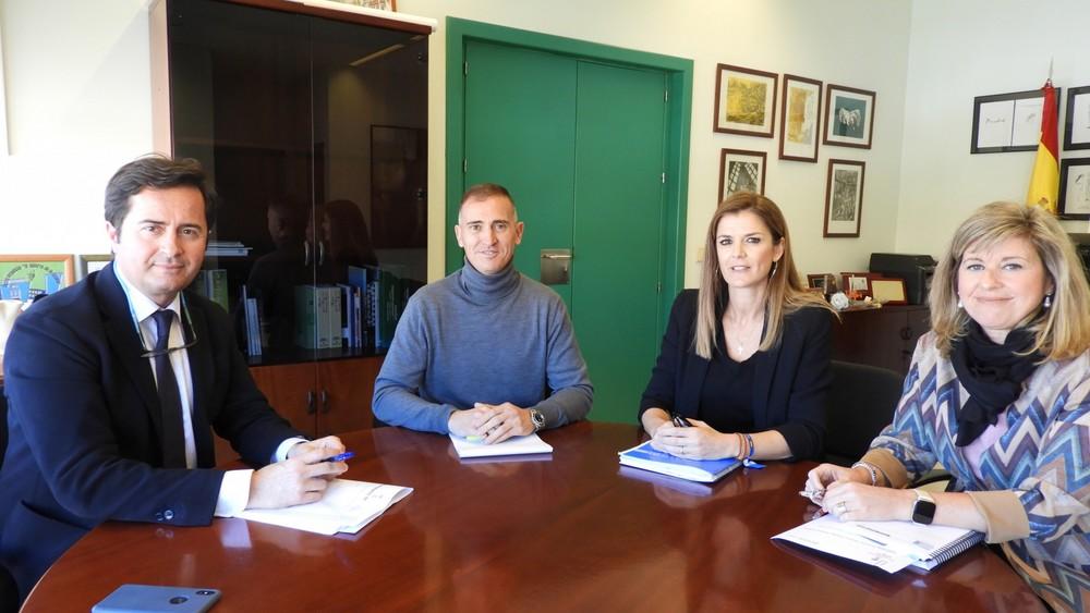 Góngora traslada la necesidad de un Plan de Choque de Servicios e Infraestructuras en materia educativa para El Ejido”