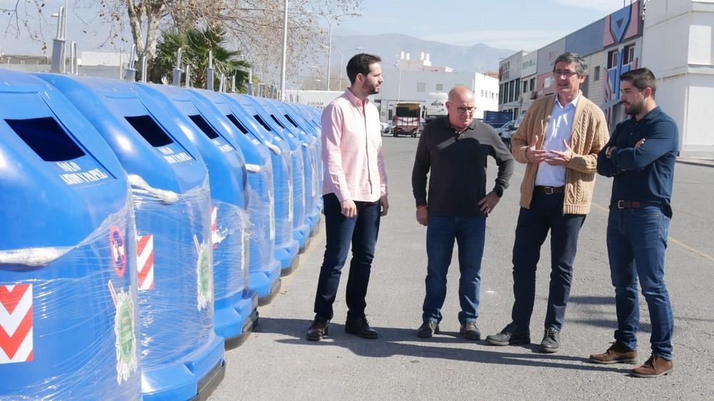 El Ayuntamiento de Adra aumenta un 20% la capacidad de recogida de cartón, con 110 contenedores específicos