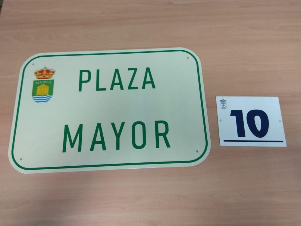 El gobierno local pone en marcha un plan de actualización de la señalización postal del municipio que mejorará la localización de las direcciones