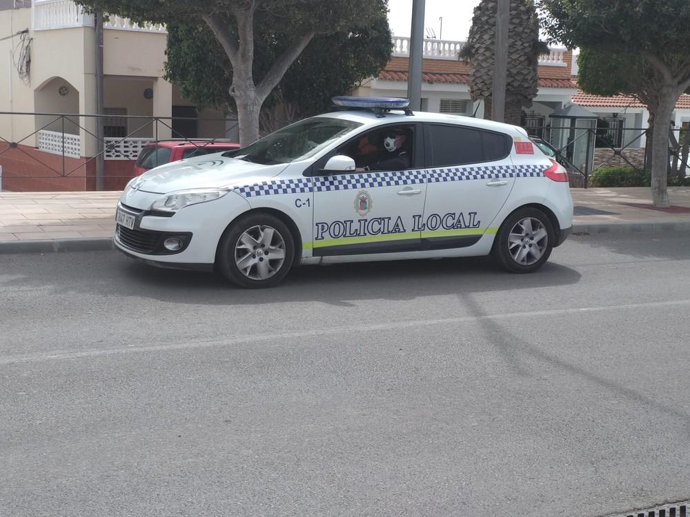 La Policía Local de Vícar sanciona a un total de 38 personas por incumplir el decreto de Estado de Alarma