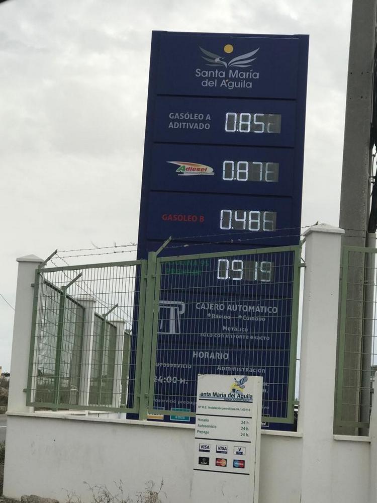 El gasoil ya se sirve a 85 céntimos de euro y la gasolina a 92 en algunas gasolineras del Poniente