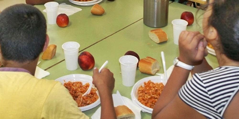 21 familias de Vícar se benefician de la entrega de comida para los escolares incluidos en el Plan de Refuerzo de la Alimentación Infantil