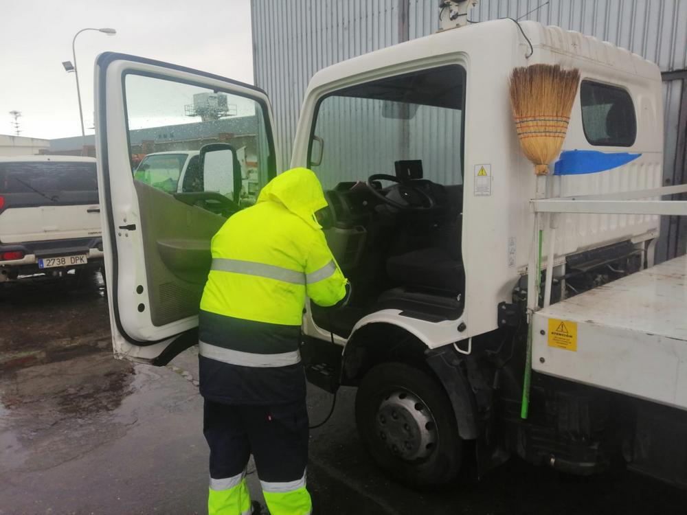 Adra utilizará gas ozono para desinfectar vehículos y dependencias municipales