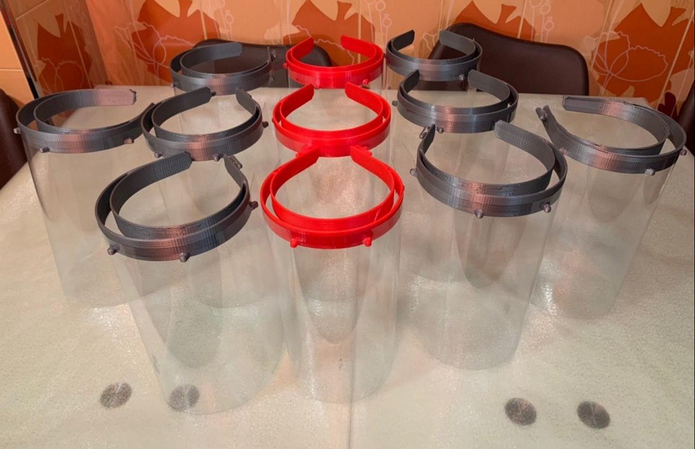 Ayuntamiento de Adra colabora en la fabricación de 1.700 pantallas de protección con impresoras 3D