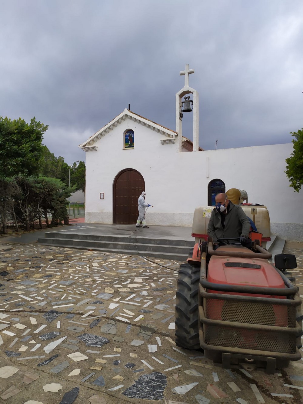 Continúan los trabajos de desinfección en todos los núcleos de población ejidenses