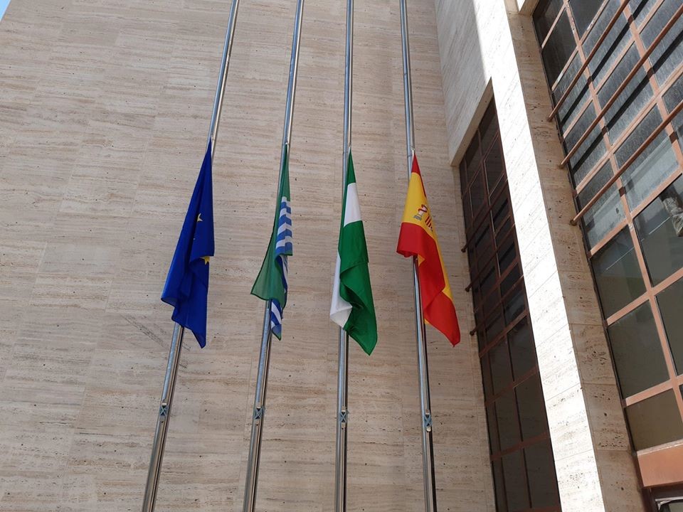 El alcalde decreta luto oficial en El Ejido