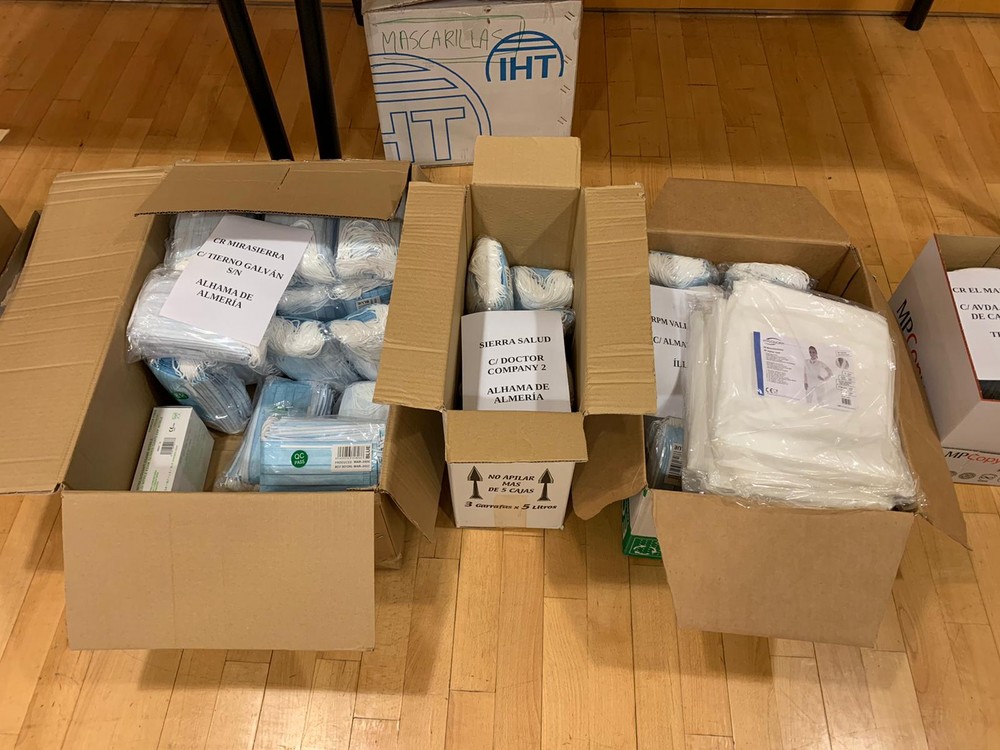 Salud y Familias reparte 10.500 mascarillas en residencias de mayores y 7.950 en los centros de discapacidad  en Almería