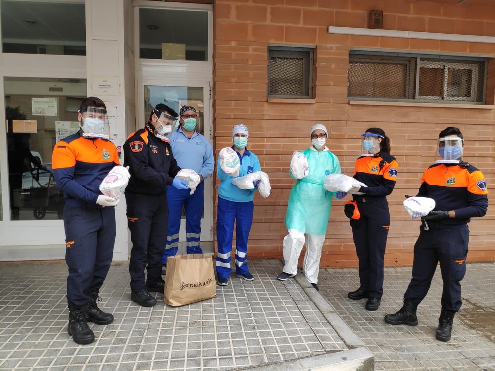 ‘Costureras’ de El Ejido confeccionan gorros de protección frente al COVID-19