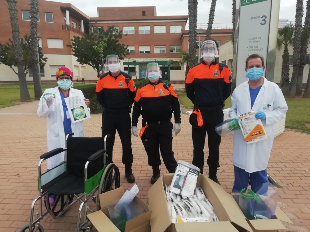 AMPAS de El Ejido donan material de protección a sanitarios frente al COVID-19