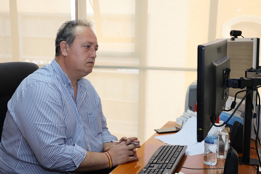 El Ayuntamiento de El Ejido facilita a los vecinos el cumplimiento de sus obligaciones tributarias sin salir de casa con un nuevo servicio sin certificado digital